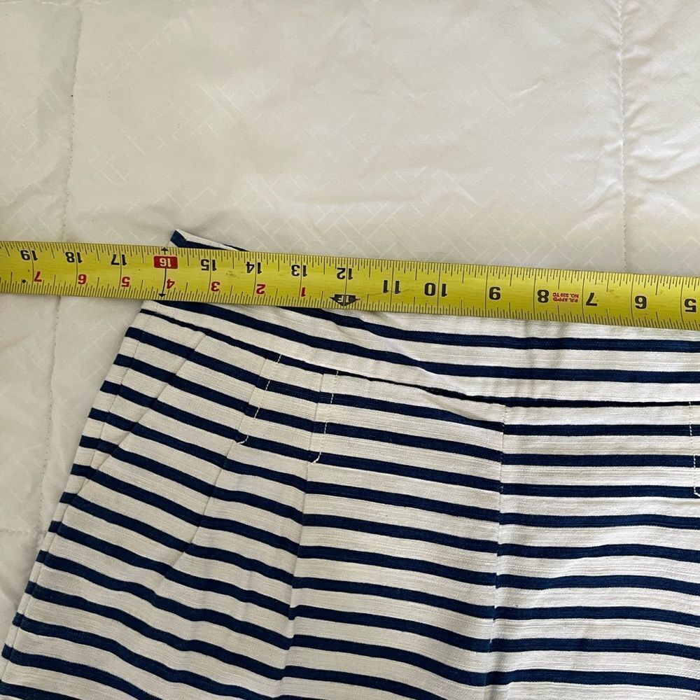 J Crew stripped Shorts - Picture 3 of 7